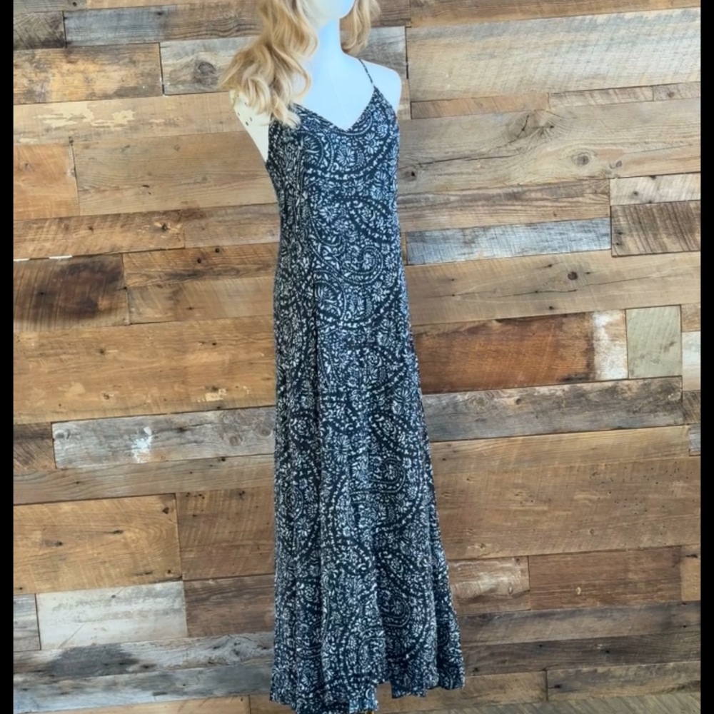 Abercrombie & Fitch Black & White Paisley Lace-Up Back Maxi Dress - Size Medium - Picture 16 of 16